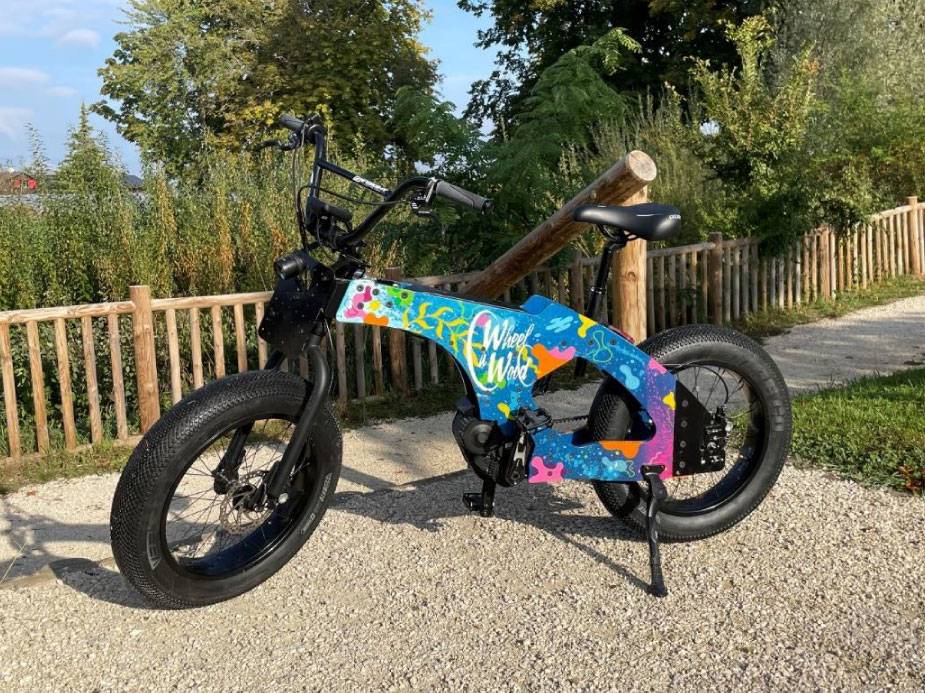 Vélo en bois